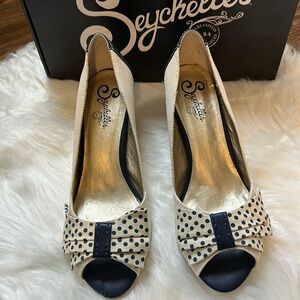 New in Box!  Seychelles Mixed Emotion Pumps/Heels, size 8.5, Natural Linen